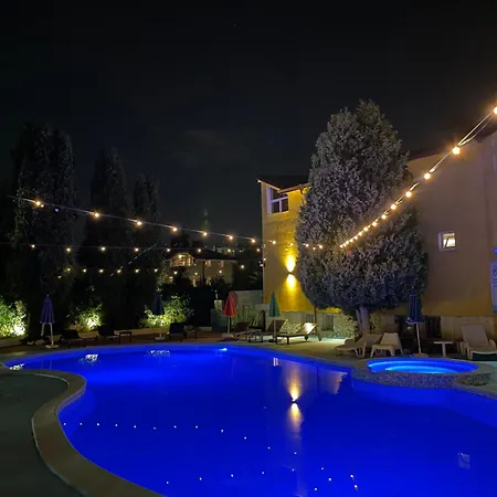 Hotel Club 2008 *