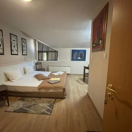 Club 2008 Hotel *
